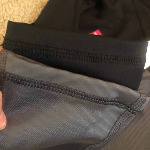 Already sold! Don’t know why can’t delete it! - Picture 4 of 8